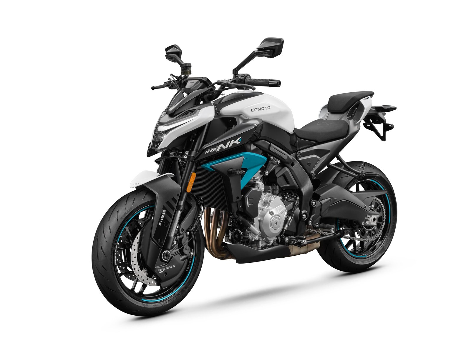 MOTOCIKLS 675NK